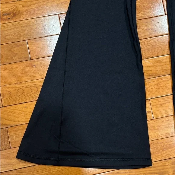 NWT- PINK Victoria's Secret Black Flare Leggings - Picture 8 of 11